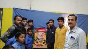 आदिवासी छात्र युवा संगठन(ASYU) ने पोस्ट मैट्रिक बालक छात्रावास पखांजुर में ज्योतिबा फुले की छायाचित्र में पुष्प अर्पित कर मनाई पुण्यतिथि ।