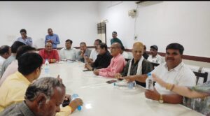 बिलासपुर प्रभारी राजस्व मंत्री जयसिंह अग्रवाल ने ली कांग्रेस नेताओं की बैठक, संभागीय सम्मेलन की तैयारियों को लेकर भी ली जानकारी