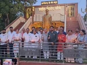 उड़ीसा रेल हादसे में मारे गए यात्रियों और शहीद विनोद चौबे को कांग्रेसियों ने दी श्रद्धांजलि
