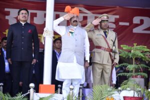 75 वें गणतंत्र दिवस पर उप मुख्यमंत्री अरूण साव ने फहराया झंडा, पुलिस परेड ग्राउंड में गरिमामय समारोह का आयोजन, शहीदों के परिजन हुए सम्मानित, स्कूली बच्चों ने दी रंगारंग सांस्कृतिक कार्यक्रमों की प्रस्तुति, शासकीय योजनाओं पर आधारित जीवंत झांकी का प्रदर्शन
