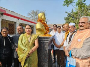 जिनकी मौत का रहस्य आज भी है कायम, उस पूर्व प्रधानमंत्री लाल बहादुर शास्त्री की पुण्यतिथि पर कांग्रेसियों ने दी श्रद्धांजलि