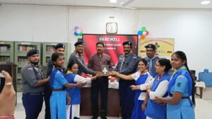 समारोह का आयोजन कर प्राचार्य मिश्रा को दी गई विदाई