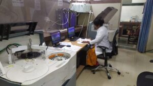 अब हर दो घंटे में मिलेगी बायोकेमिस्ट्री जांच रिपोर्ट,सिम्स प्रबंधन ने मरीजों के हित में लागू की नई व्यवस्था, गत वर्ष 6.77 लाख रक्त परीक्षण किए गए