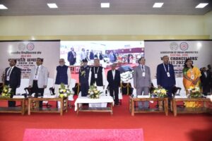 राज्यपाल ने किया कुलपतियों के दो दिवसीय समागम का शुभारंभ, कहा- सच्चे इंसान गढ़ने की फैक्टरी होतेे हैं विश्वविद्यालय, विश्वविद्यालयों के अस्तित्व के लिए नये-नये क्षेत्रों में रिसर्च जरूरी