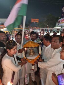 बिलासपुर पहुंची डॉक्टर अंबेडकर की अस्थि यात्रा में दर्शन करने उमड़े उनके अनुयाई