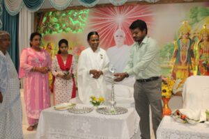 ओम शांति कॉटेज हेमुनगर में उपचार की कला और विज्ञान कार्यक्रम का किया गया आयोजन