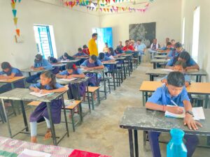संकुल पस्ता में निबंध लेखन प्रतियोगिता का हुआ आयोजन