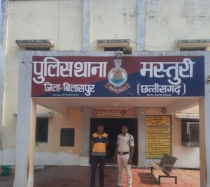 होली खेल रहे युवकों पर सरफिरे ने चला दी गोली