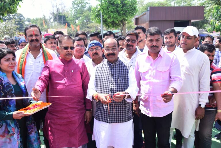 बिलासपुरवासियों-को-दी-पिंक-ग्राउंड-और-हैप्पी-स्ट्रीट-की-सौगात-7.jpeg