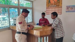 सूरजपुर पुलिस का चेकिंग अभियान, बस रेलवे स्टेशन, होटल, लॉज का सघन चेकिंग, संचालकों को होटल-लॉज में ठहरने वालों के आईडी व पूर्ण विवरण के बाद कमरा देने व थाने में सूचना देने के निर्देश