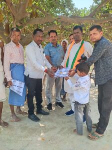 स्वीप कार्यक्रम के तहत शत प्रतिशत मतदान के उद्देश्य से सूरजपुर में न्यौता पाती का आयोजन