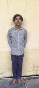 अपने ही रिश्तेदार के घर साढ़े छह लाख रुपए की चोरी करने वाले चोर को पुलिस ने पकड़ा, चोर से भी चुरा लिए किसी ने नगद रकम