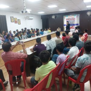 बिलासपुर पुलिस द्वारा पुलिस परिवार के बच्चों के कैरियर के संबंध में कराया गया काउंसलिंग