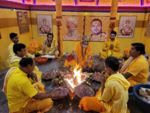 श्री पीताम्बरा पीठ त्रिदेव मंदिर में मनाया जा रहाआषाढ़ गुप्त नवरात्र उत्सव, आचार्य दिनेश महाराज ने बताया, सभी देवता माँ पीताम्बरा बगलामुखी देवी की कृपा से बनाते हैं संसार, करते है सत्ता और सफलता प्राप्त