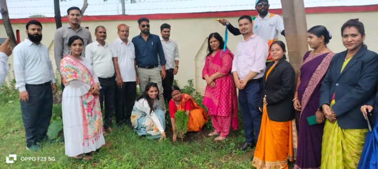 छात्राओं के स्वास्थ्य जागरूकता हेतु बेहतरीन पहल, रेलवे मिश्रित हाई स्कूल शहडोल में सेनेटरी पैड मशीन एवं डिस्ट्रॉय मशीन की सुविधा कराई गई उपलब्ध