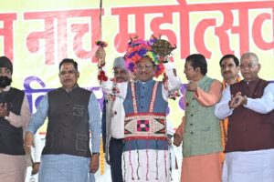 47 वाँ राउत नाचा महोत्सव: गड़वा बाजा की धुन पर दिखा अस्त्र शस्त्र और श्रृंगार का अद्भुत संगम,नाचा की पारंपरिक वेशभूषा में दिखे मुख्यमंत्री, कहा-नाचा राउत के शौर्य, गौरव, और समृद्धि सांस्कृतिक परंपरा का प्रतीक