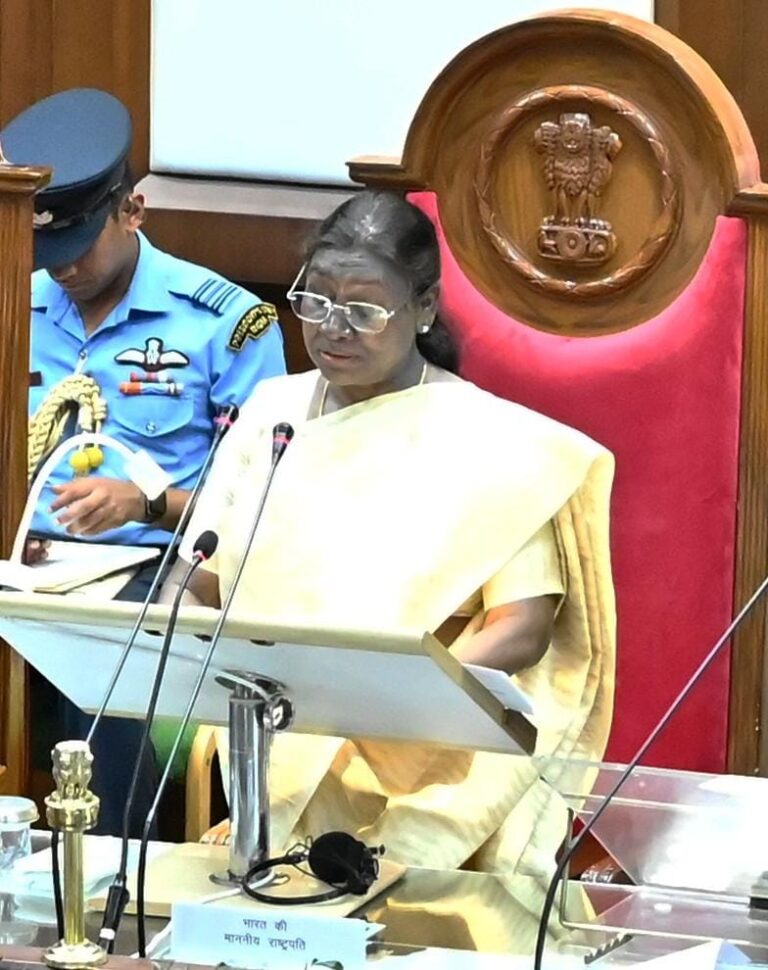 राष्ट्रपति मुर्मु का छत्तीसगढ़ विधान सभा में आह्वान: नारी सशक्तीकरण और समरसता से बनेगा श्रेष्ठ छत्तीसगढ़,‘मनखे-मनखे एक समान’ के सिद्धांत से बनेगा समरस छत्तीसगढ़ – राष्ट्रपति श्रीमती द्रोपदी मुर्मु रायपुर