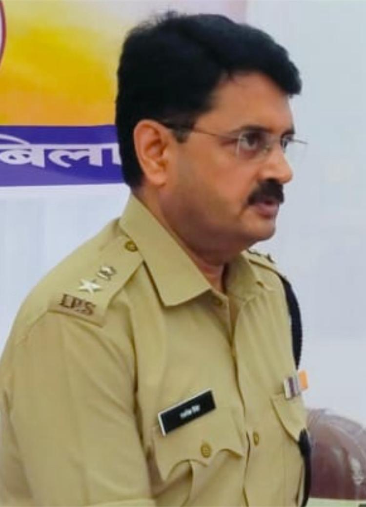 रजनेश सिंह बने वरिष्ठ पुलिस अधीक्षक (SSP), छत्तीसगढ़ सरकार ने जारी किया आदेश,  13 वर्षों की सेवा के बाद बड़ी पदोन्नति, सरकार ने संशोधित आदेश में दी पुष्टि, नक्सल विरोधी अभियानों से लेकर आतंकवादियों की गिरफ्तारी में अहम भूमिका, राष्ट्रपति पुलिस पदक से सम्मानित हो चुके हैं रजनेश सिंह, 2012 बैच आईपीएस