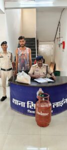 घर में घुसकर चावल चोरी करने वाला आरोपी चढ़ा सिविल लाइन पुलिस के हत्थे, घरेलू गैस सिलेंडर, चावल और प्लास्टिक कुर्सी की आरोपी से बरामदगी