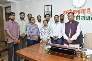 मुख्यमंत्री श्री विष्णु देव साय से सौजन्य मुलाकात के बाद बीएड प्रशिक्षित बर्खास्त सहायक शिक्षकों ने आंदोलन समाप्ति की घोषणा की, सरकार ने दिखाई संवेदनशीलता, शिक्षकों ने जताया विश्वास