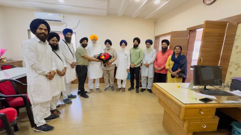 शिरोमणि गुरुद्वारा प्रबंधक कमेटी अमृतसर के पदाधिकारी पहुंचे रायपुर, अमरजीत सिंह दुआ ने किया स्वागत