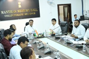 कलेक्टर ने की सुशासन तिहार के आवेदनों के निराकरण की समीक्षा