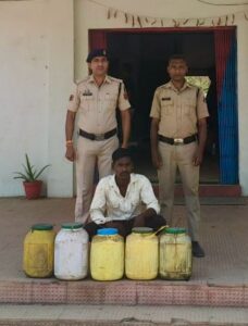 चकरभाठा पुलिस का अवैध शराब कारोबार पर बड़ा प्रहार, दो गिरफ्तार