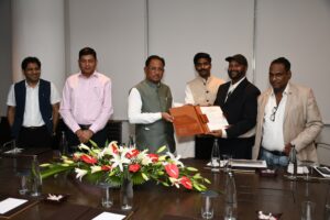 वस्त्र, पर्यटन और स्वास्थ्य के क्षेत्र में छत्तीसगढ़ बना निवेश का हॉटस्पॉट,मुंबई में छत्तीसगढ़ के मुख्यमंत्री विष्णुदेव साय से उद्योग जगत के दिग्गजों ने की मुलाकात