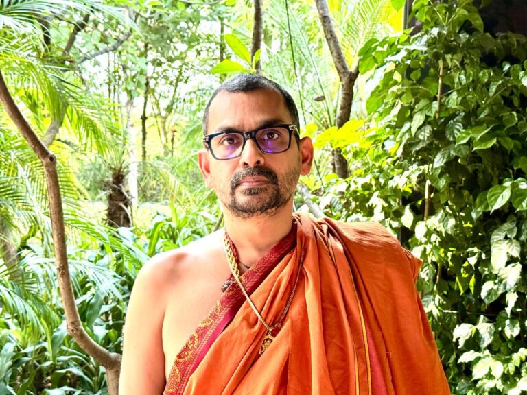 पहलगाम की घटना से संत समाज भी आहत, रायपुर पहुंचे संत स्वामी अभिषेक ब्रह्मचारी ने कहा- इस हमले के खिलाफ देश को एकजुट होने की जरूरत