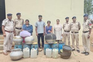 बिलासपुर पुलिस की बड़ी कार्यवाही, ग्राम बिटकुली और मटियारी में छापा, लाखों का अवैध नशा सामान जब्त, तीन गिरफ्तार