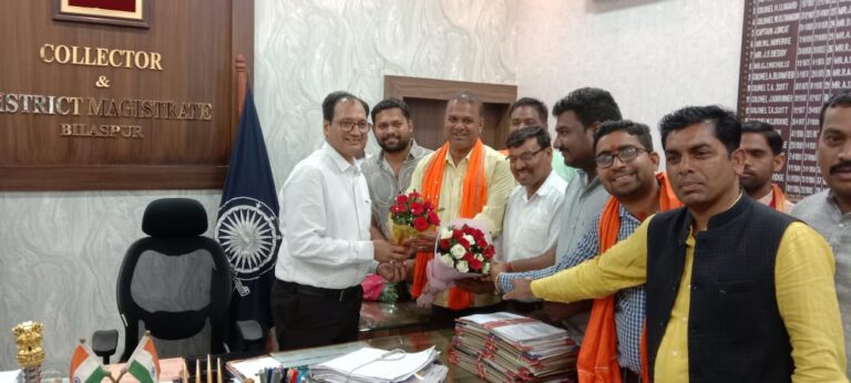 बिलासपुर कलेक्टर संजय अग्रवाल को मस्तूरी क्षेत्र के जनप्रतिनिधियों ने दी शुभकामनाएं, क्षेत्रीय विकास के लिए किया विशेष आग्रह