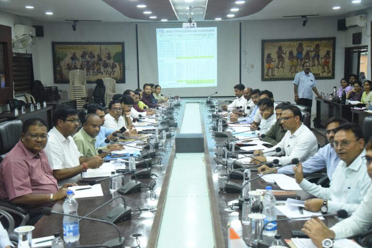 पावर कंपनी के अध्यक्ष डॉ. रोहित यादव ने ली समीक्षा बैठक, जिले के आला अधिकारी रहे मौजूद, शहर सहित जिले की विद्युत व्यवस्था तत्काल ही दुरूस्त करने के सख्त निर्देश