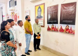जिला भाजपा कार्यालय में अहिल्याबाई होलकर पर लगी प्रदर्शनी