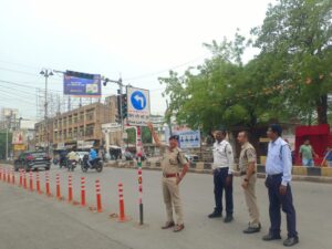 लेफ्ट से लेफ्ट फ्री जोन में वाहन खड़े करने पर अब लगेगा जुर्माना, यातायात पुलिस करेगी सख्त कार्रवाई
