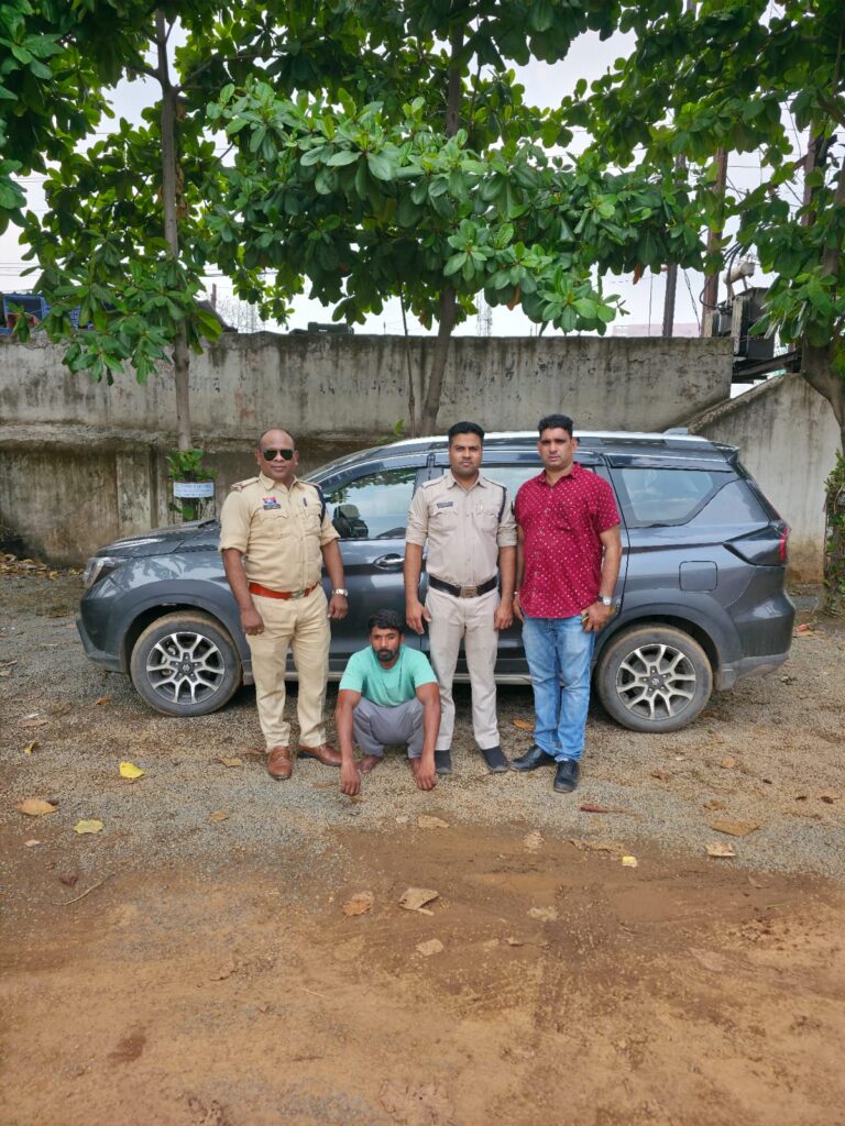 बिलासपुर पुलिस का “ऑपरेशन प्रहार”: गांजा तस्करी के खिलाफ ताबड़तोड़ कार्रवाई, तीन गिरफ्तार