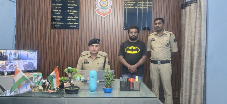 बच्चों के फीस से 8 लख रुपए से अधिक का गबन करने वाला सेंट जेवियर स्कूल का अकाउंटेंट हुआ गिरफ्तार