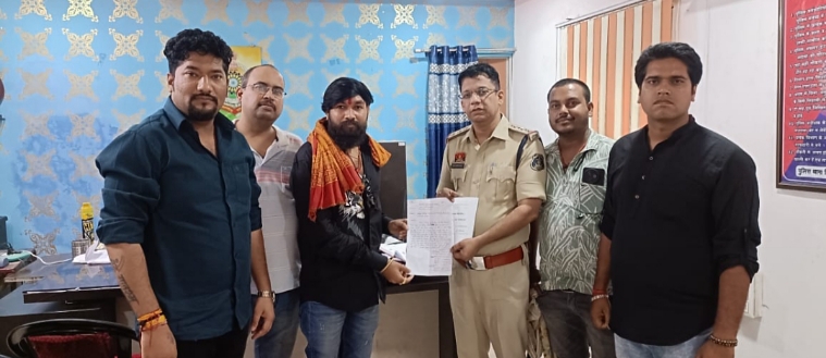 देश और भारतीय सेना के प्रति लगातार विवादित पोस्ट करने वाली कोटा की युवती के खिलाफ सिटी कोतवाली में राष्ट्रवादियों ने की शिकायत दर्ज