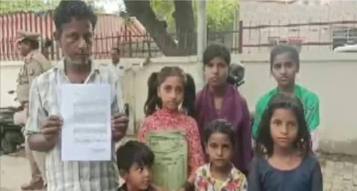 शौहर को छोड़कर 22 साल के भांजे के साथ भागी 6 बच्चों की मां , जाते-जाते जेवर और नगदी भी समेट कर लेती गई