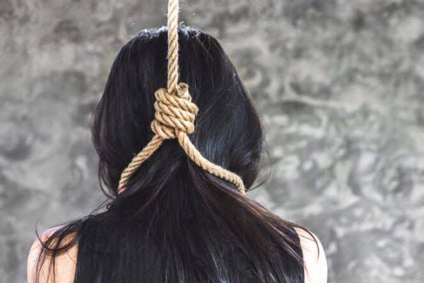 पेड़ से लटकती मिली बैगा जनजाति की छात्रा की लाश, आत्महत्या की आशंका