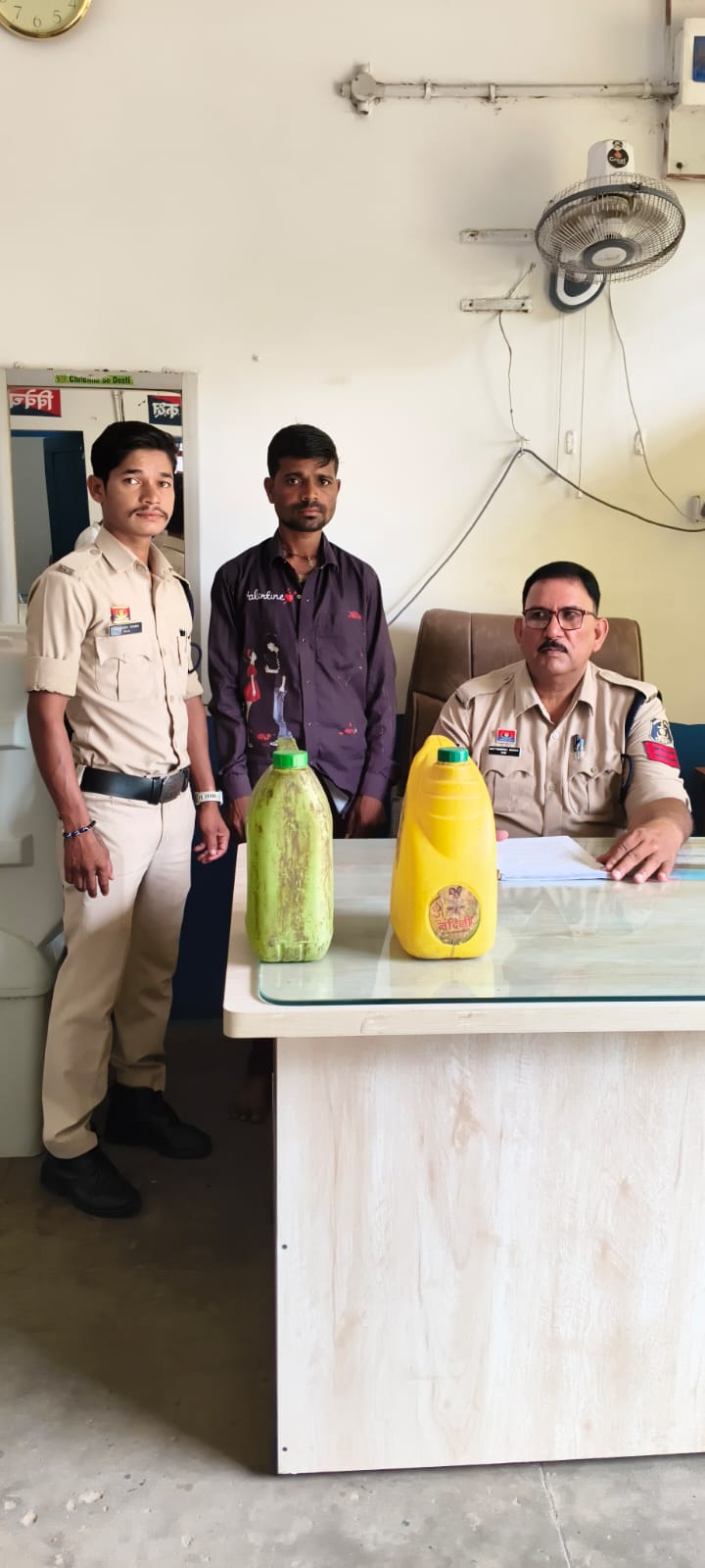 कोनी पुलिस की कार्रवाई – 10 लीटर अवैध महुआ शराब बरामद, एक आरोपी गिरफ्तार