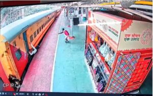 पहली जुलाई से आईआरसीटीसी की वेबसाइट और ऐप पर केवल आधार सत्‍यापित उपयोगकर्ता ही कर सकते है तत्काल टिकट बुक