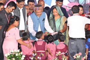 छत्तीसगढ़ में शिक्षा का नया सूर्योदय: अब कोई स्कूल शिक्षक विहीन नहीं, एकल शिक्षकीय शालाओं की संख्या में हुई 80 प्रतिशत की कमी, मुख्यमंत्री विष्णु देव साय के नेतृत्व में युक्तियुक्तकरण से शिक्षा व्यवस्था को मिली नई दिशा