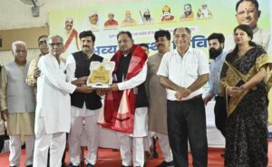 संतुलित आहार, नियमित व्यायाम और समय-समय पर जांच ही रोगों से बचाव का मूल मंत्र : मुख्यमंत्री श्री विष्णु देव साय, मुख्यमंत्री श्री साय भव्य निःशुल्क स्वास्थ्य शिविर में हुए शामिल: सिंधी समाज की सेवा भावना को मुख्यमंत्री ने सराहा
