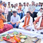 चालीस करोड़ के विकास कार्यों का केंद्रीय मंत्री और डिप्टी सीएम ने किया भूमिपूजन, विधायक सुशांत की मांग पर डिप्टी सीएम अरुण साव ने की 10 करोड़ की घोषणा, सामुदायिक भवन मिलने पर सामाजिक पदाधिकारियों ने  जताया आभार