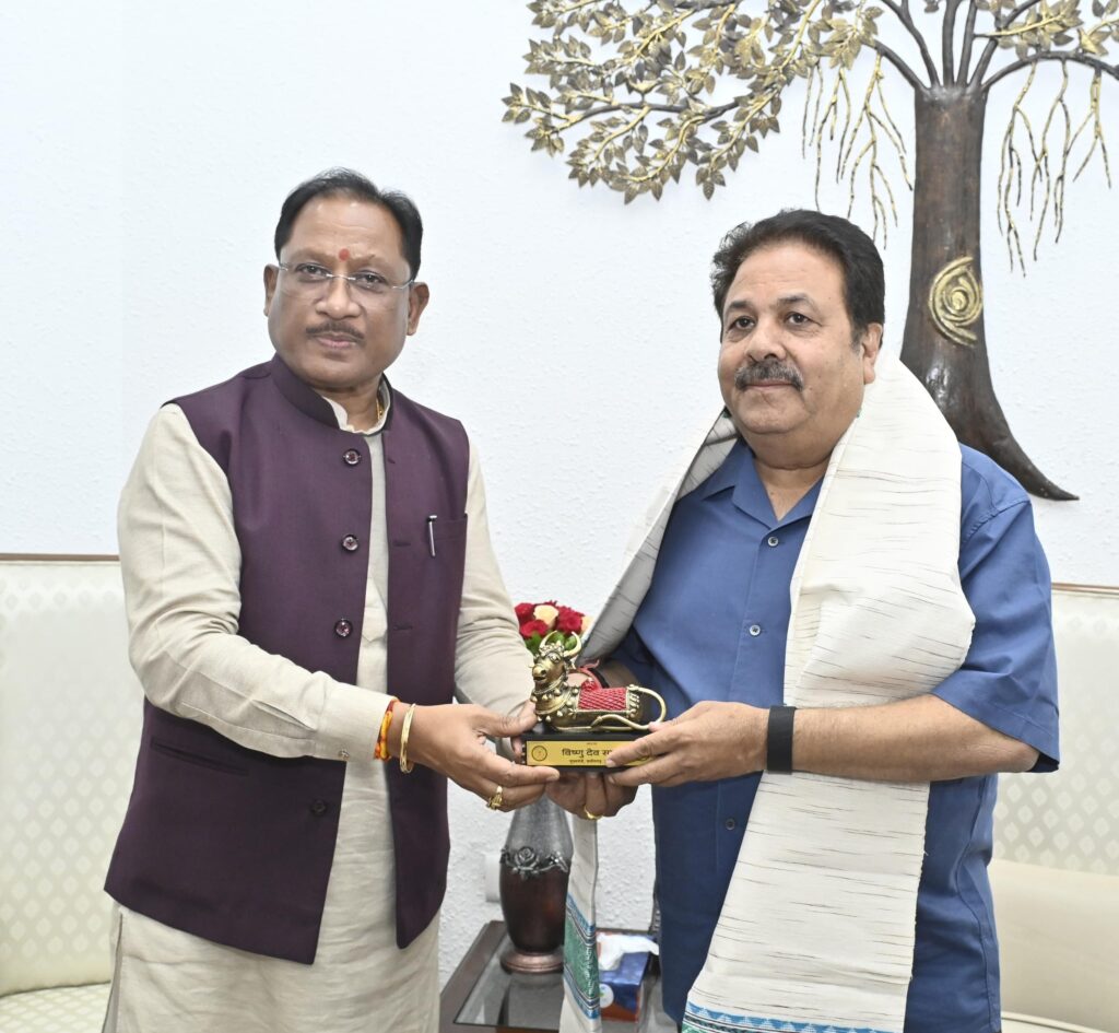 मुख्यमंत्री साय से बीसीसीआई उपाध्यक्ष राजीव शुक्ला ने की सौजन्य मुलाकात