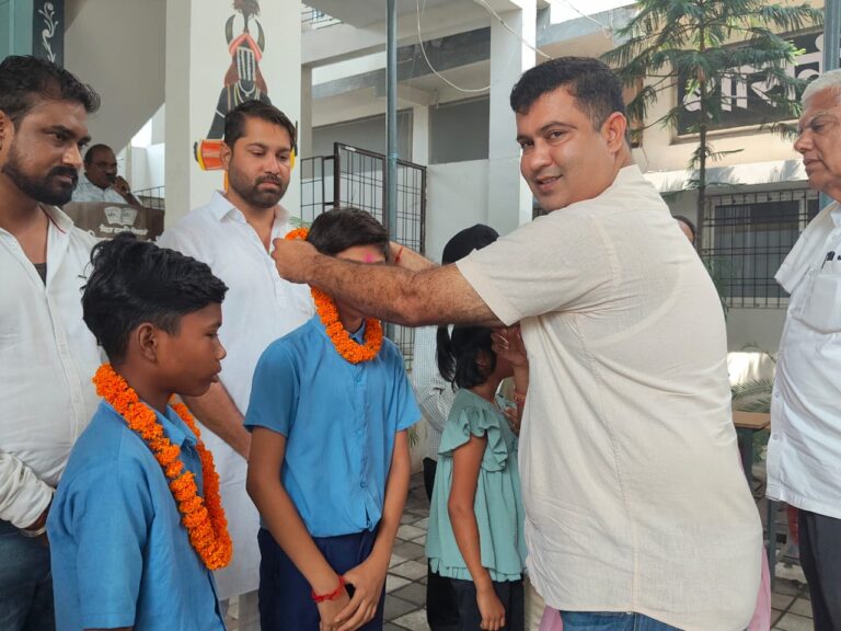 छत्तीसगढ़ में नए शैक्षणिक सत्र की शुरुआत, स्कूलों में गूंजीं घंटियों की आवाजें