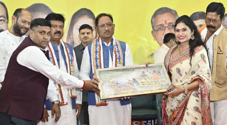 छत्तीसगढ़ की तरक्की और विकास में सेन समाज महत्वपूर्ण योगदान: मुख्यमंत्री श्री विष्णु देव साय, बालोद में सामाजिक भवन निर्माण हेतु 20 लाख रूपये की घोषणा