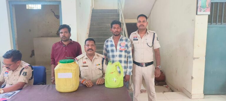 तखतपुर पुलिस की अवैध शराब कारोबारियों पर बड़ी कार्रवाई, दो आरोपी गिरफ्तार