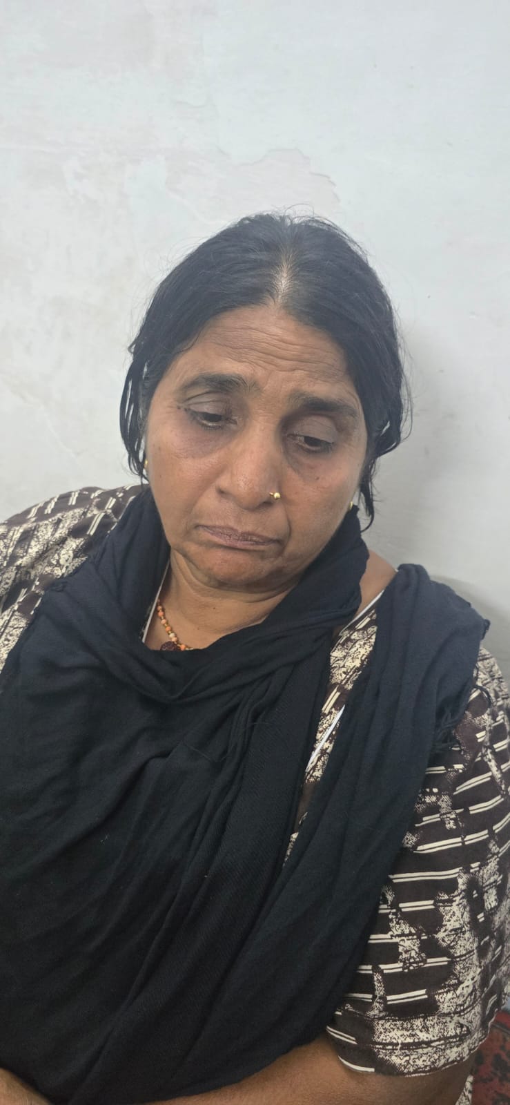 चेतना अभियान के तहत अवैध शराब जब्त, महिला गिरफ्तार