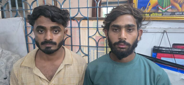 थाना कोनी पुलिस की बड़ी कार्रवाई: तलवार और गुप्ती लहराकर दहशत फैलाने वाले दो आरोपी गिरफ्तार
